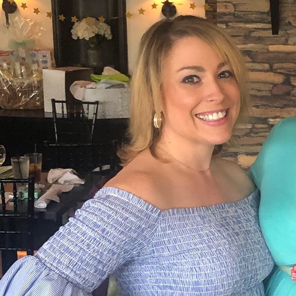 Meet your Posher, Kelly - Picture 2 of 6